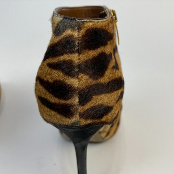Sergio Rossi Designer Elegant Tiger Print Heeled Boots 38 - Picture 4 of 7